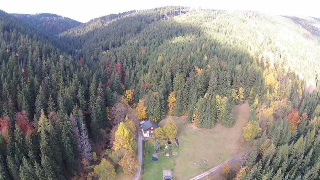Myslivna Hotel Černý Dŭl Kültér fotó